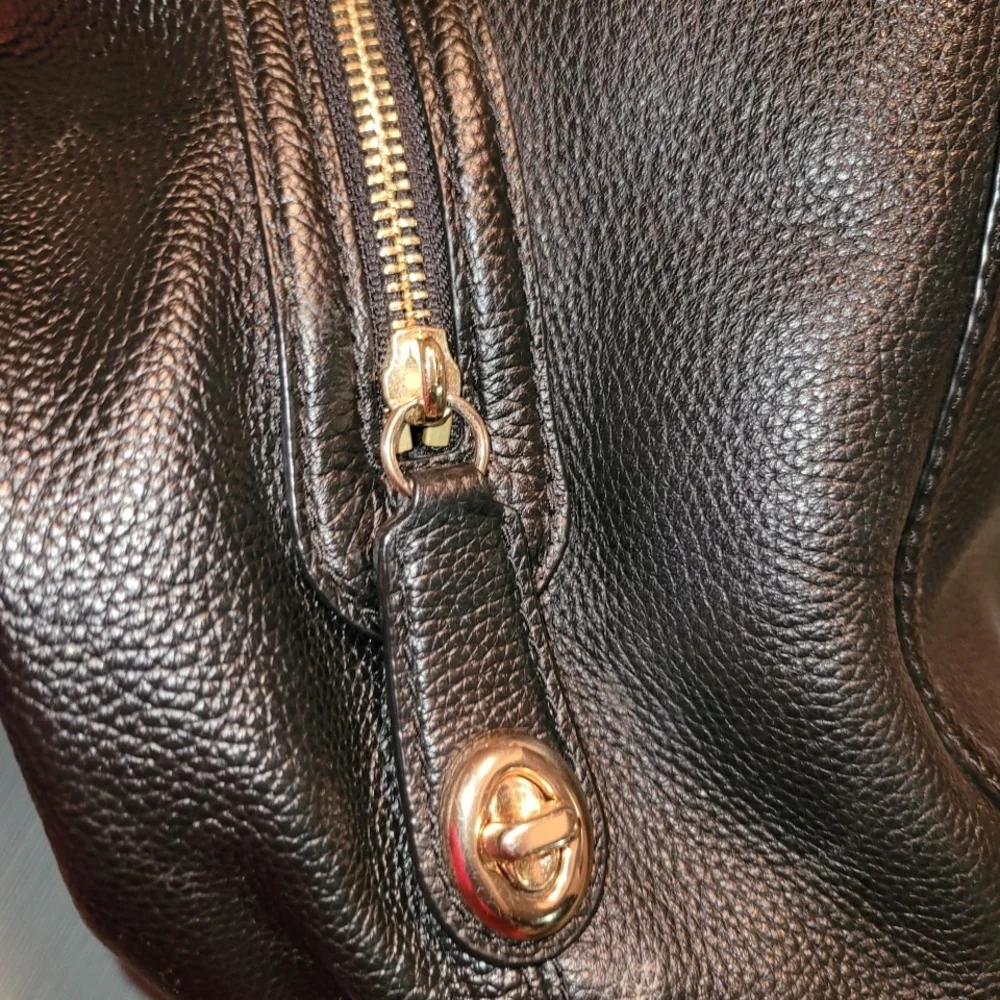 Coach EUC - Picture 6 of 8